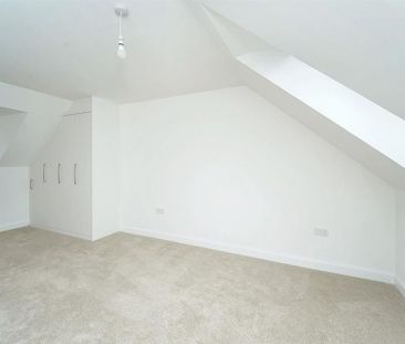 4 bedroom detached house to rent - Photo 2