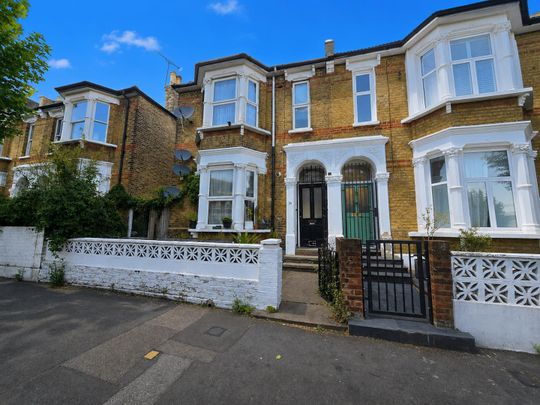 Mount Pleasant Lane, London E5 - Photo 1