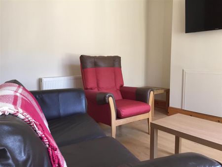 3 bedroom private hall to rent - Photo 2