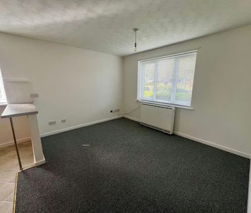 Flat to rent on - Photo 4