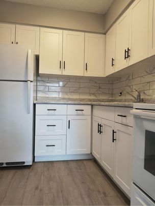 Baraster Place Apartments - Photo 1