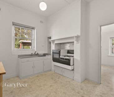 1 Brisbane Street, MURRUMBEENA - Photo 5