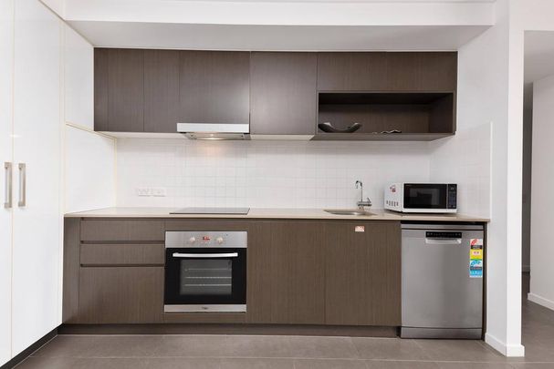 FULLY FURNISHED 2 BEDROOM UNIT - Photo 1