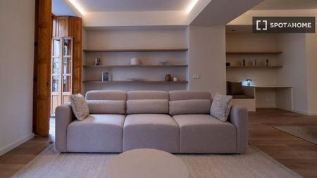 2 room luxury Flat for rent in Valencia, Spain - Photo 2