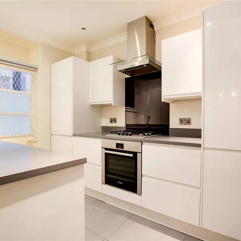 1 bedroom flat in Hatherley Grove - Photo 1