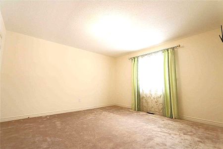 For Lease - 136 Mooney Street, Bradford West Gwillimbury, Ontario - Photo 3