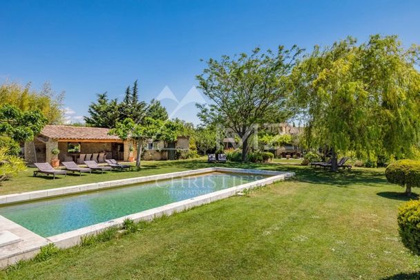 Proche Gordes - Demeure de charme - Photo 1