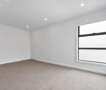 2/14 Centre Dandenong Road, Cheltenham VIC 3192 - Townhouse For Ren... - Photo 6