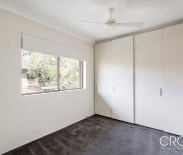 North Facing Two Bedroom Townhouse With Terrace - Photo 4