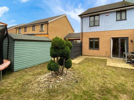 3 bedroom semi-detached house to rent - Photo 2