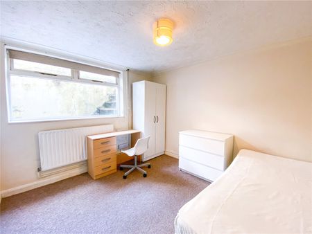 6 bedroom terraced house to rent - Photo 5