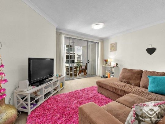 *James St Precinct *Storage*Privacy* 1x Bed 1x Bath 1xCarpark - Photo 1