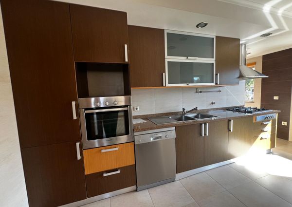 T3 em Esgueira (suite, varandas, cozinha equipada)