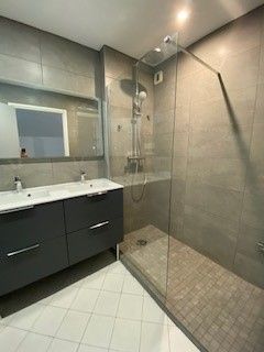 Location Appartement 3 pièces 94m² LYON 3ème - Photo 5