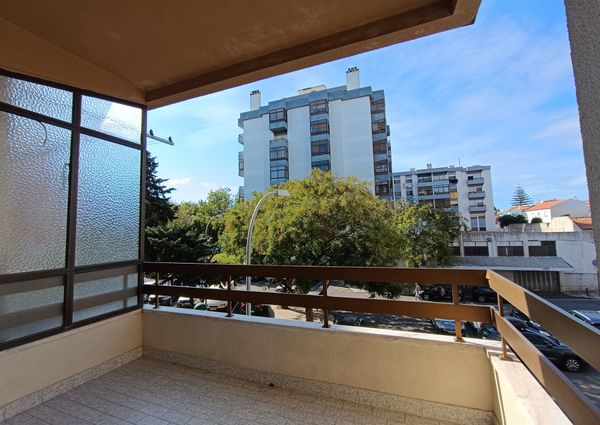 Apartamento T2 Remodelado e Mobilado no Moinho das Antas