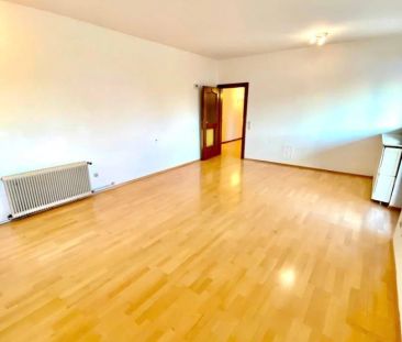 ZWEITBEZUG NACH TEILSANIERUNG! PROVISIONSFREIE, SEHR HELLE 3,5-ZIMM... - Photo 2