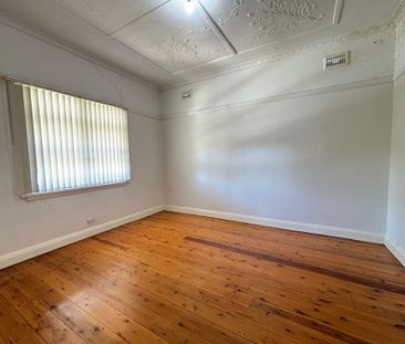 Cozy Family Home - Photo 6