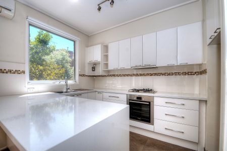 5 St Bridgets Rise, Balwyn North - Photo 2