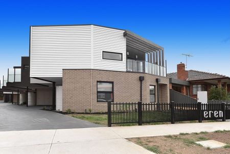 2/43 Albion Street, Essendon VIC 3040 - Photo 5