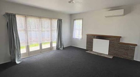 Spacious Three-Bedroom Family Home - Photo 3