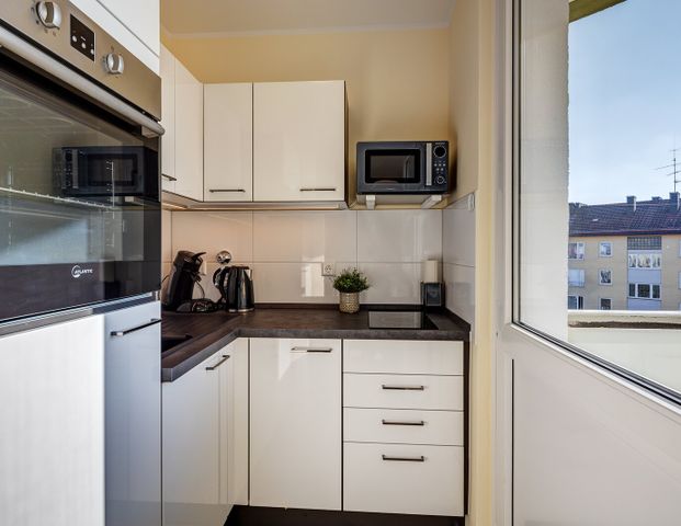 Beautifully furnished apartment in Milbertshofen - Photo 1