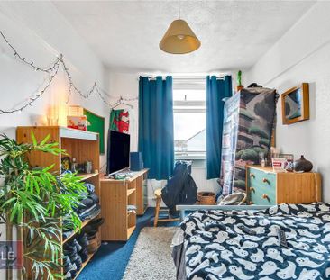 4 bedroom terraced house to rent - Photo 5