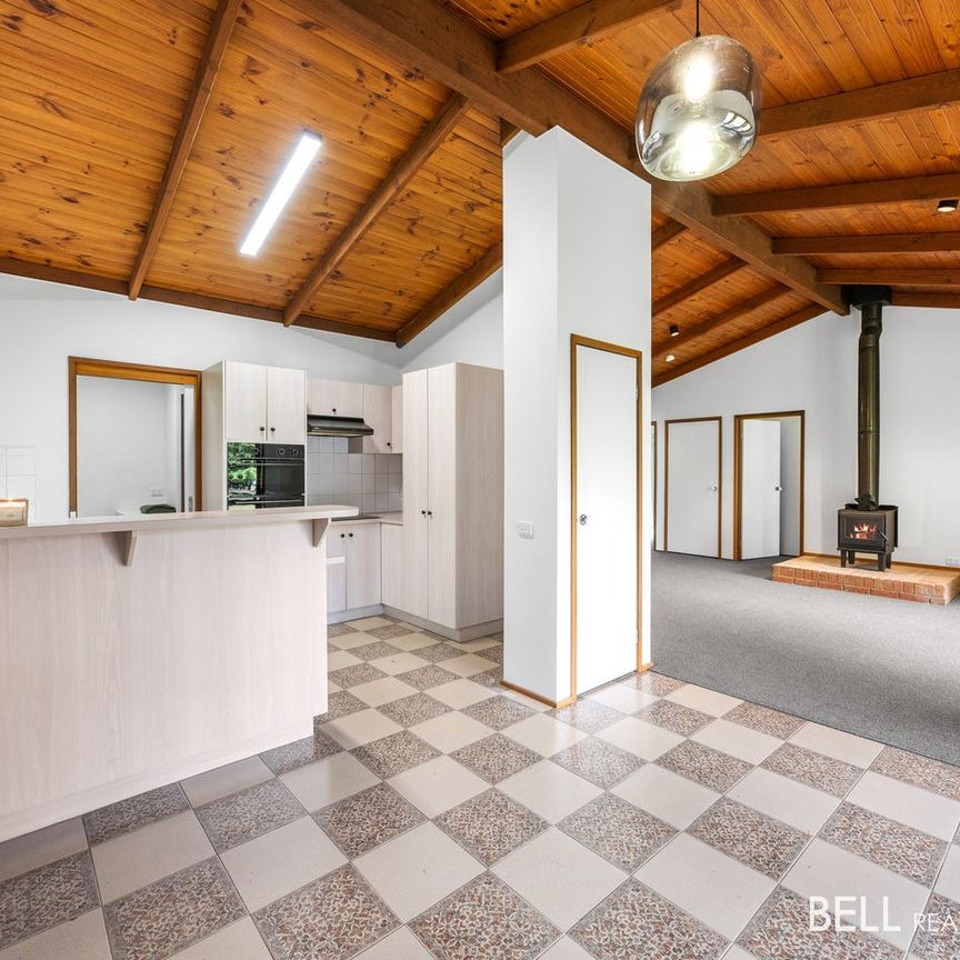 Charming Country Cottage - Photo 1