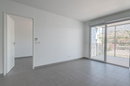 location Appartement F3 DE 61.95m² À NICE - Photo 5