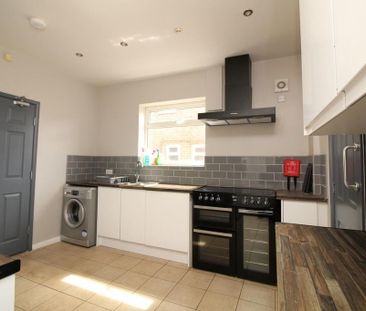 1 bedroom in a house share to rent - Photo 3