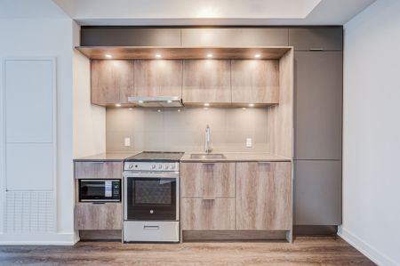 For Lease - 448 Burnhamthorpe Road Unit# 6103, Mississauga, Ontario - Photo 4