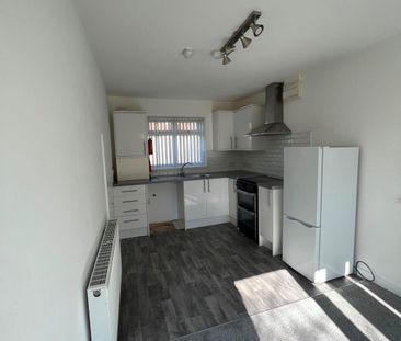 2 Bed Semi-Detached House, Sutton Approach, LS14 - Photo 4