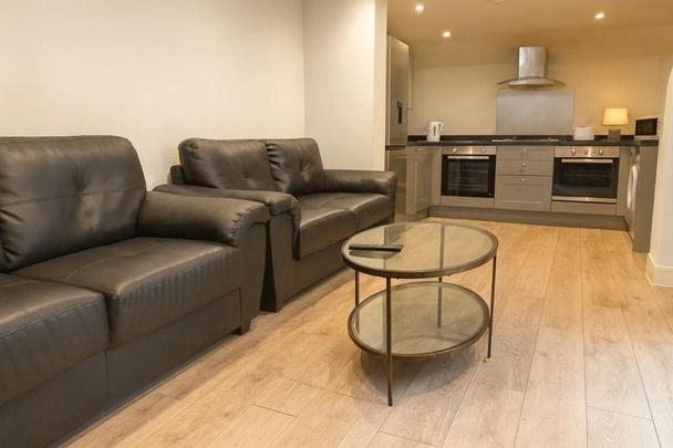 1 bedroom in a house share to rent - Photo 1