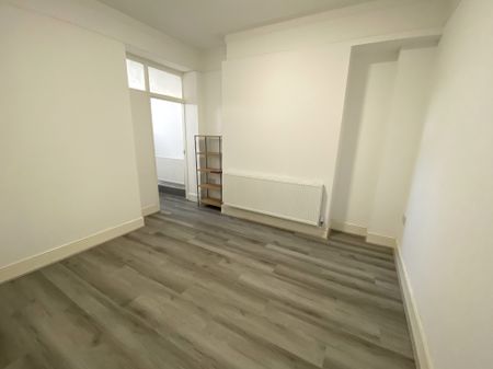 £2,750 PCM, Exceptional Refurbished Five En-Suite Double Bedroom Furnished House with Enclosed Garden in Pentre Street, Grangetown, Cardiff, CF11 6QX - Photo 3