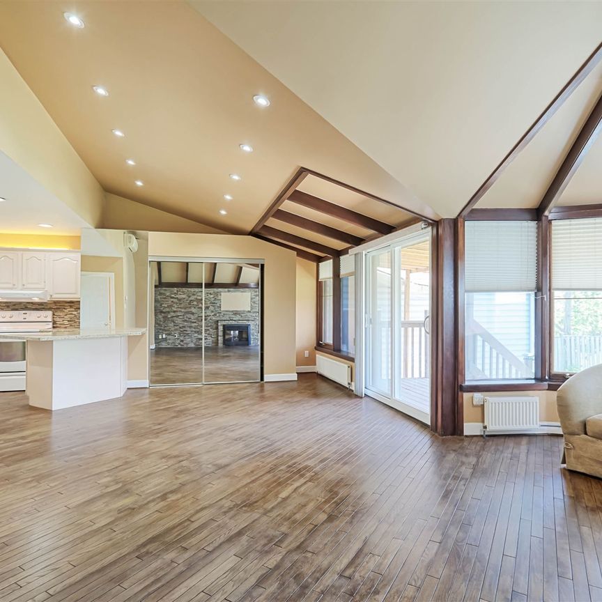 For Lease - 3927 Bloor Street, Toronto, Ontario - Photo 1