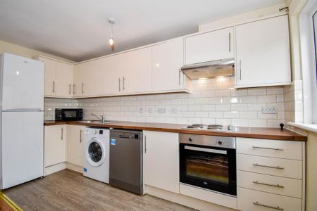 5 bedroom terraced house to rent - Photo 3