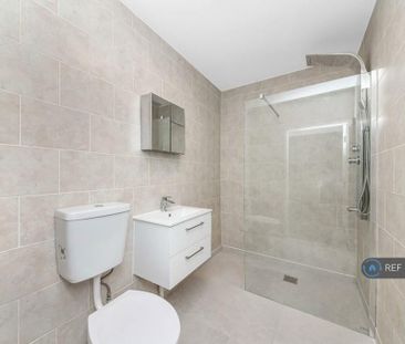 Studio to rent - Photo 6
