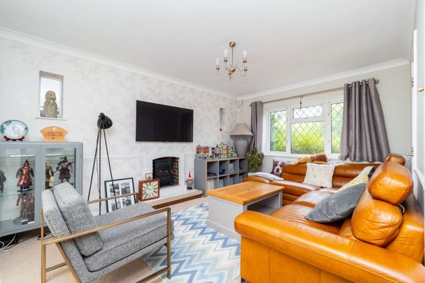 The Dene, Cheam, SM2 - Photo 1