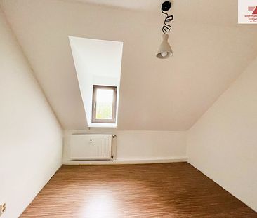 3-Raum-Dachgeschosswohnung mit Ausblick und Wellness im Haus - Annaberg-Buchholz! - Photo 1