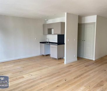 Location Appartement 3 pièces 81m² VALENCIENNES 59300 - Photo 2