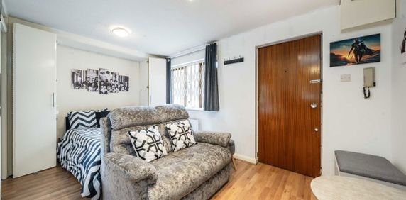 Wilkinson Way, W4 5XL, London - Photo 2