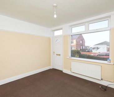 3 bedroom house to rent Leamoor Avenue, Somercotes, Alfreton, DE55 - Photo 2