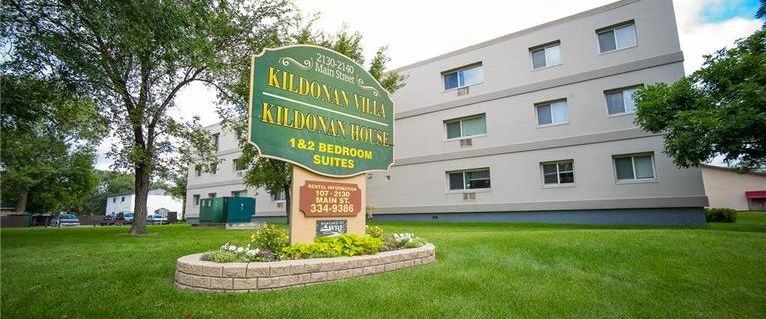 Kildonan Villa and House | 2140 Main St., Winnipeg - Photo 1