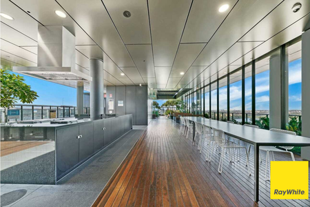 Spacious Two Bedroom Apartment For Rent In Wentworth Point - Photo 5