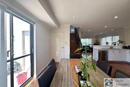 STREET FRONT TOWNHOUSE IN PRIME LOCATION - Photo 2