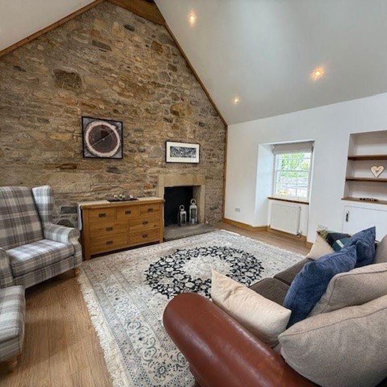 2 bedroom semi-detached house to rent - Photo 1