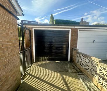 2 bedroom semi-detached bungalow to rent - Photo 1
