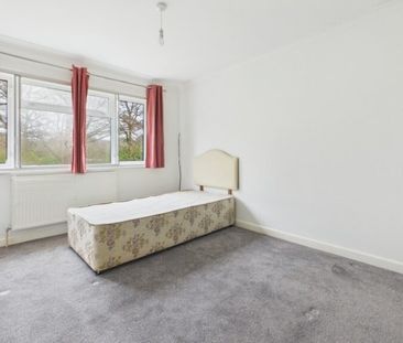 Tomlins Avenue, Camberley, Surrey, GU16 - Photo 6