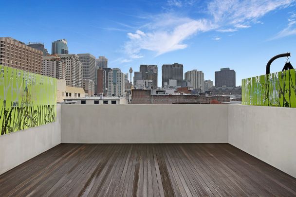 Modern One Bedroom Apartment with City Views! - Photo 1