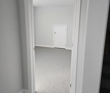 For Lease - 48 York Drive, Peterborough, Ontario - Photo 6