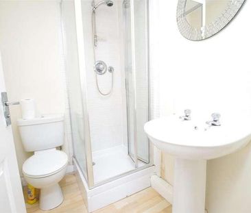 Elm Tree House, Idle, BD10 - Photo 6